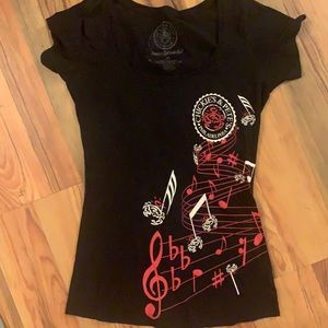 Super cute fitted scoop neck top Chickie’s & Pete’s of Philadelphia shirt EUC